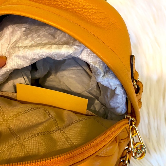 🧡🍊Authentic Michael Kors convertible backpack 🧡🍊 - Picture 4 of 12